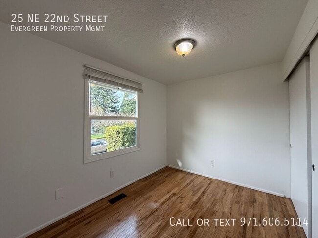 Building Photo - 25 NE 22nd St