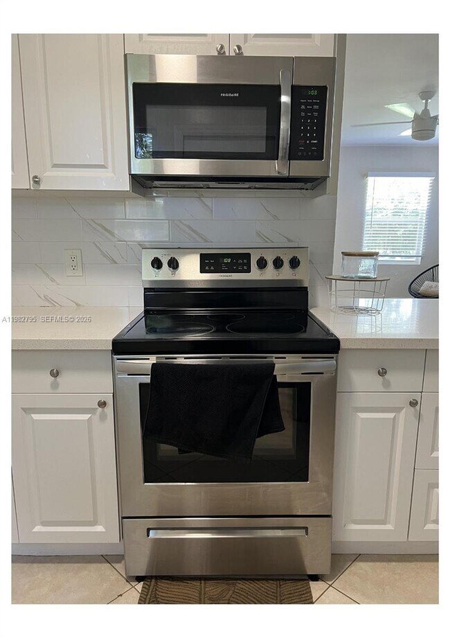 Building Photo - 2415 Grant St