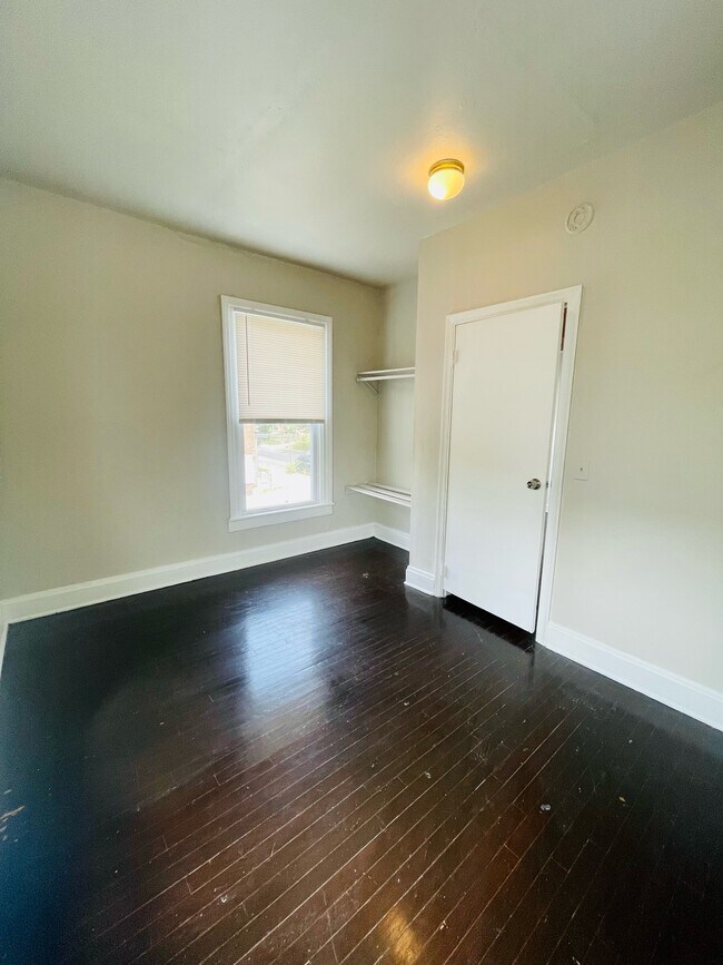 Spacious Secondary Bedroom with Shelving - 817 Homestead St