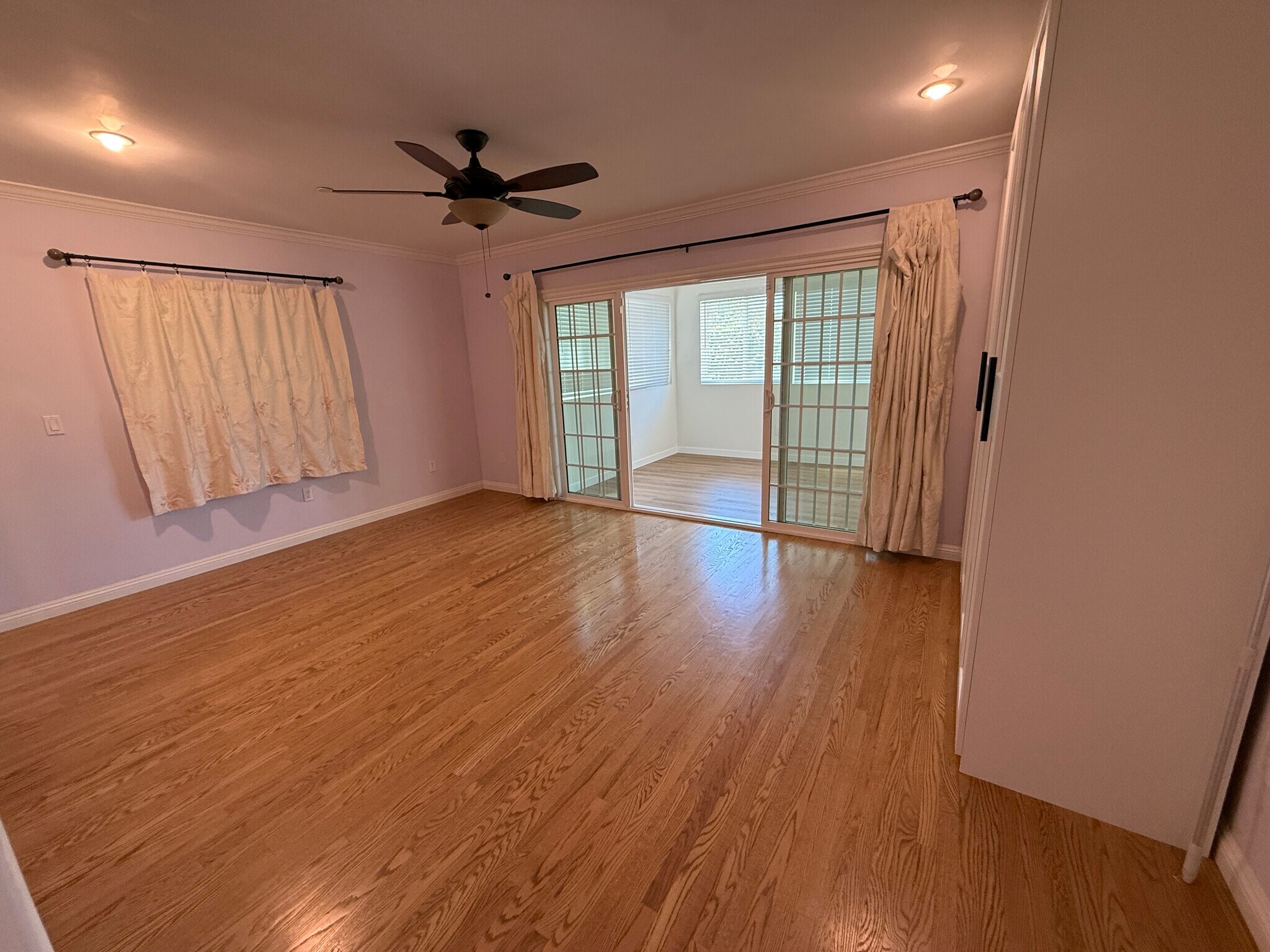 Building Photo - 1162 Panorama Dr