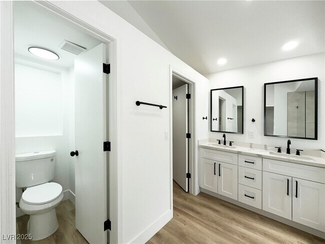 Building Photo - 80 Sea Holly Way