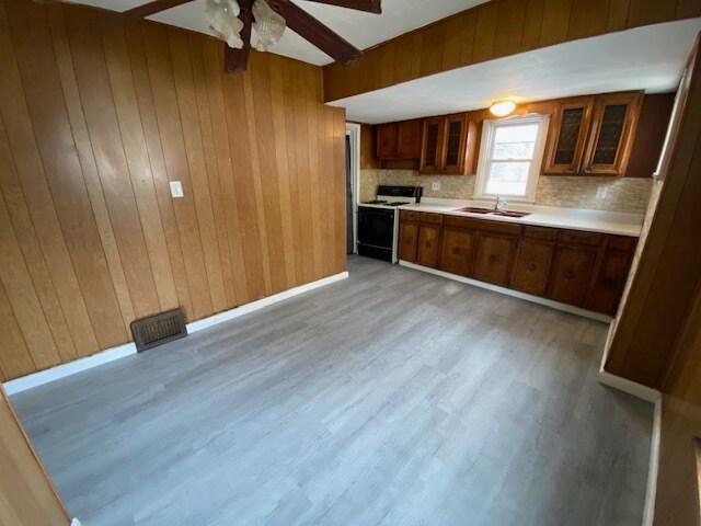 Building Photo - 7913 Force Ave