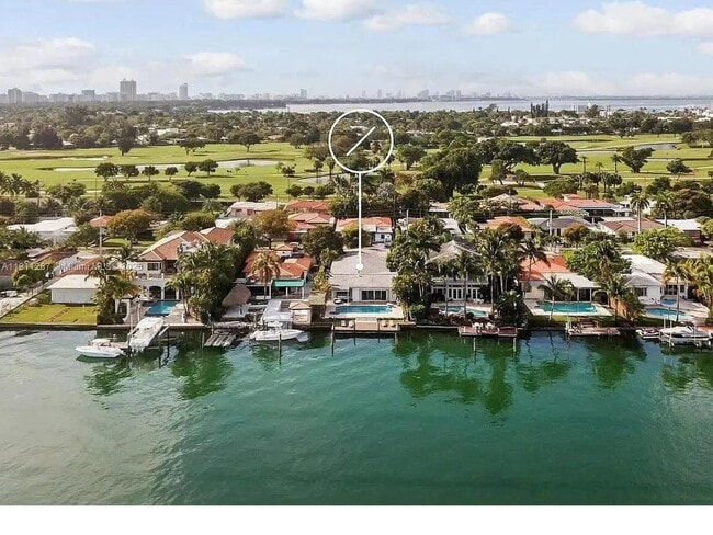 Building Photo - 565 N Shore Dr