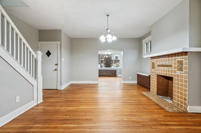 Building Photo - 101-103 E Agnew Avenue