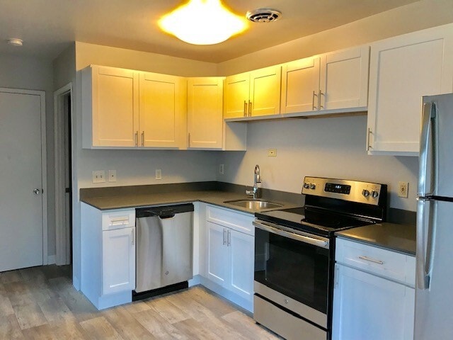 Building Photo - 7001 Rainier Ave S