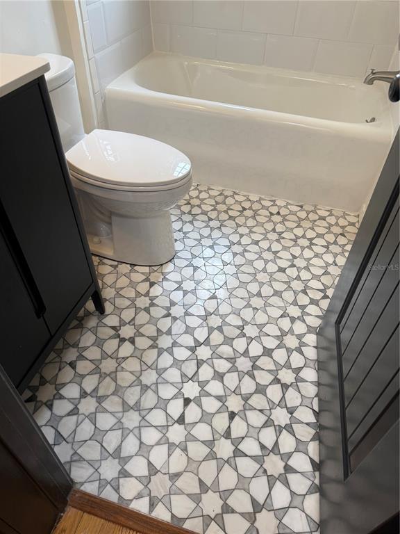 Building Photo - 2117 W Dekle Ave