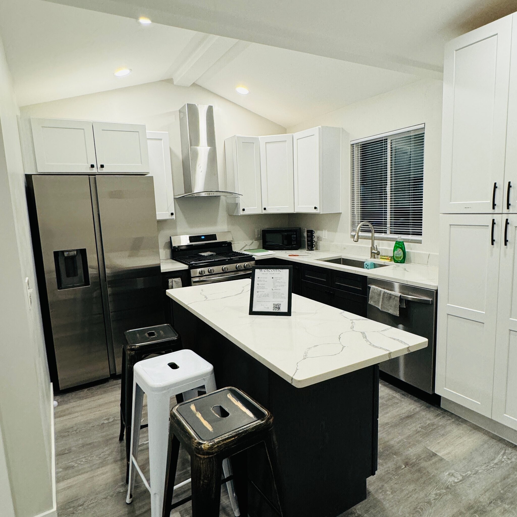 Building Photo - 7531 Birch St