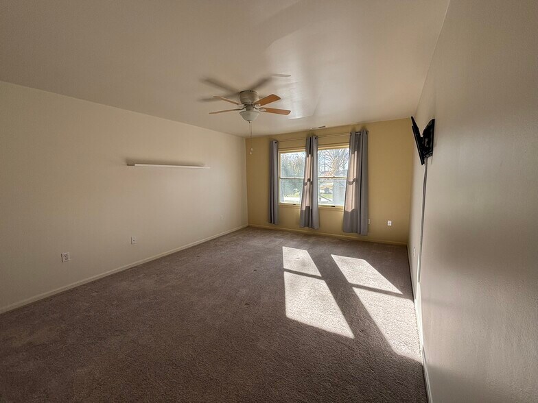 Master bedroom - 405 Franklin St