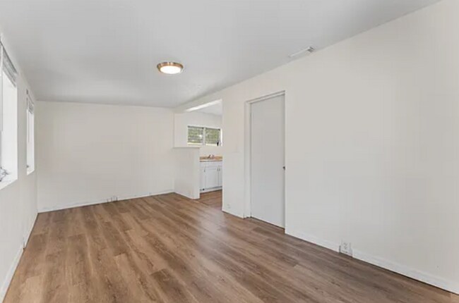 Building Photo - 1430 16th St W