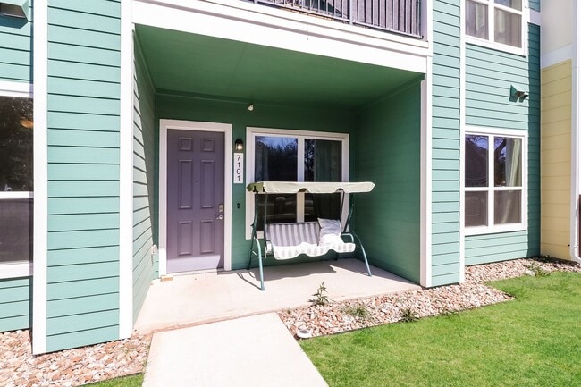 Building Photo - Amazing Austin condo!