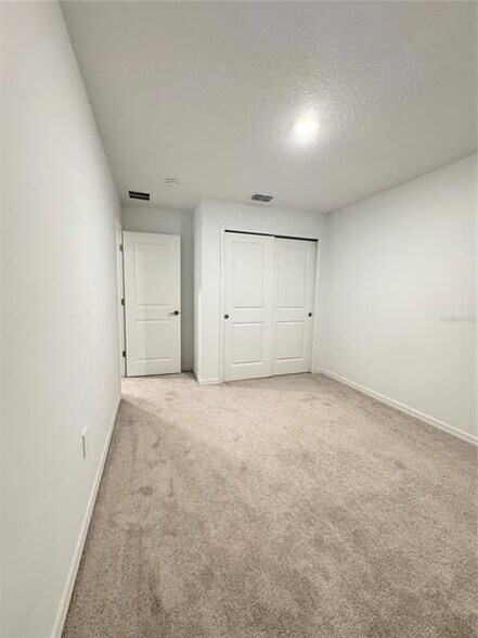 Building Photo - 1304 Drake Rdg Dr