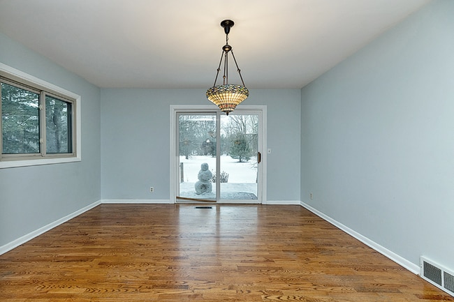 Building Photo - 4682 Huron Hill Dr