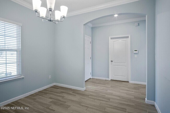 Building Photo - 351 St James Way