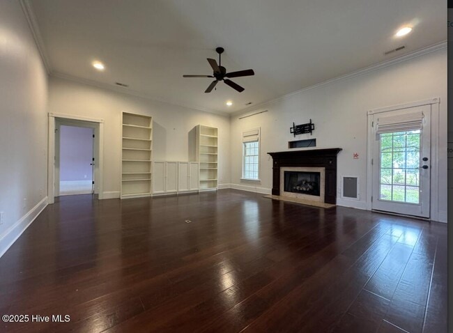 Building Photo - 428 N Belvedere Dr
