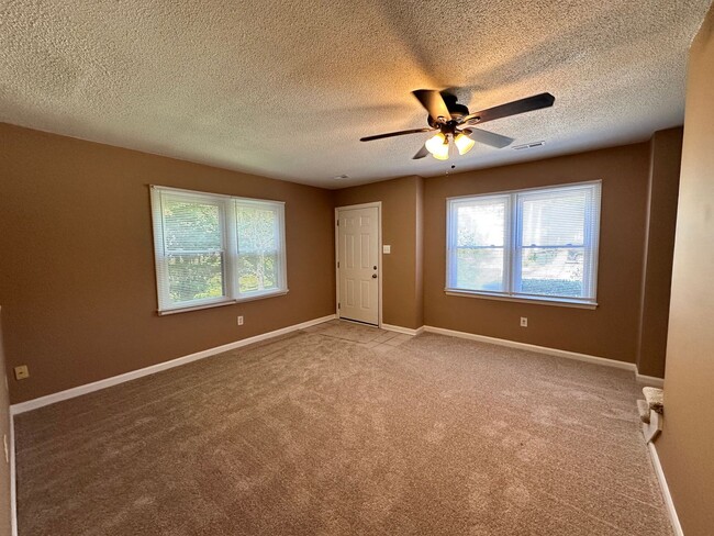 Building Photo - Exclusively Offered by Muse Realty Rentals...