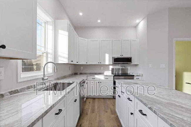 Building Photo - 530 N 3rd St