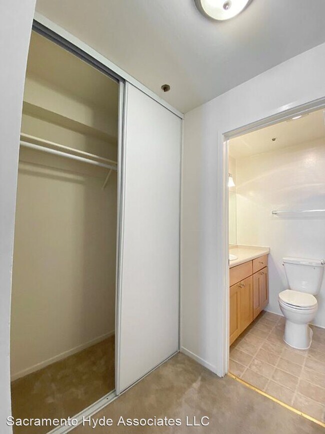 Building Photo - 1490 Sacramento St