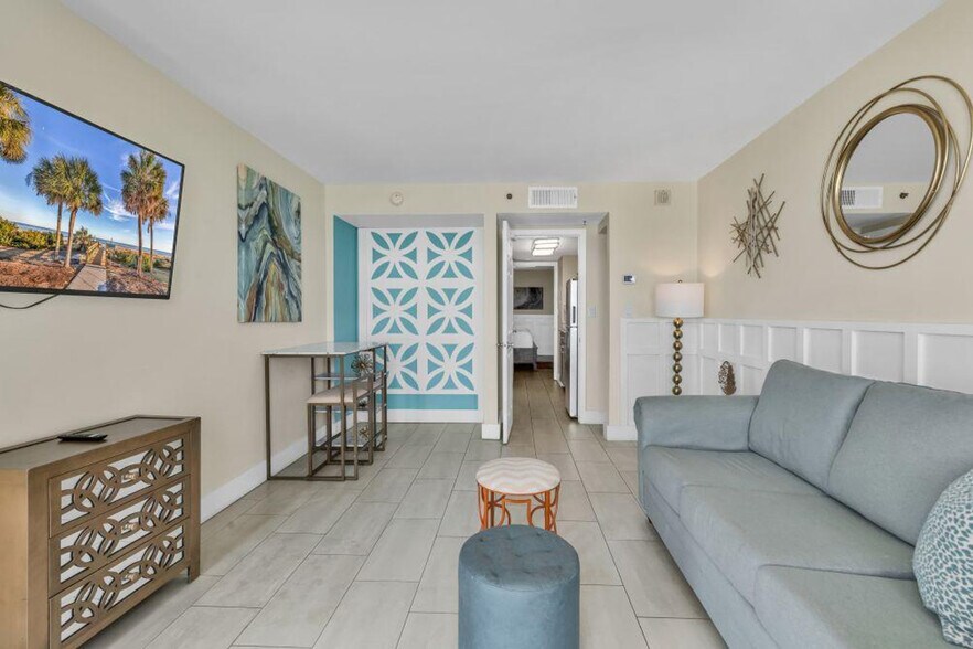 Building Photo - 1708 N Ocean Blvd
