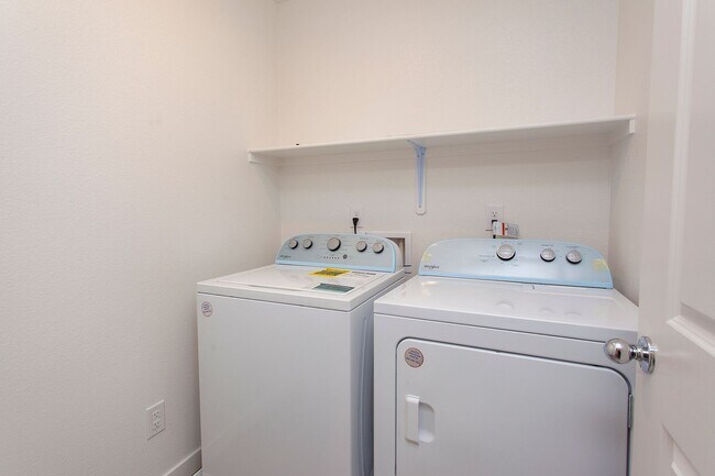Building Photo - 436 Summer Triangle