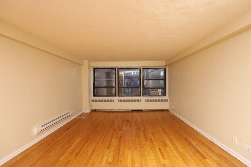 Building Photo - 4180 N Marine Dr