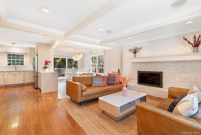 Building Photo - 44 Midhampton Ave