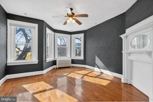 Building Photo - 1169 6th St NE