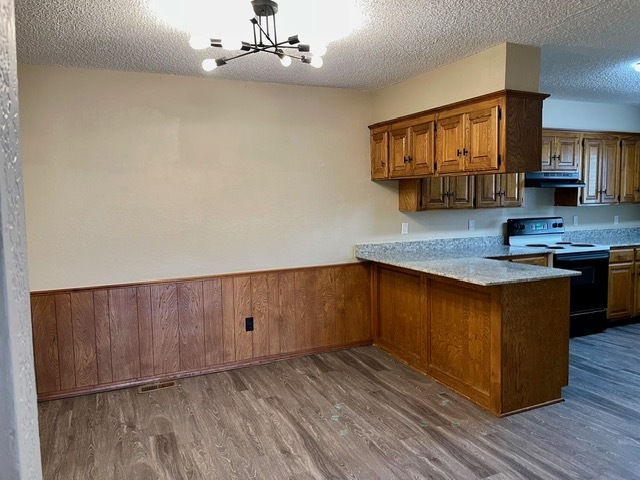 Dining room great for a dinner party - 100 Village Oaks Dr