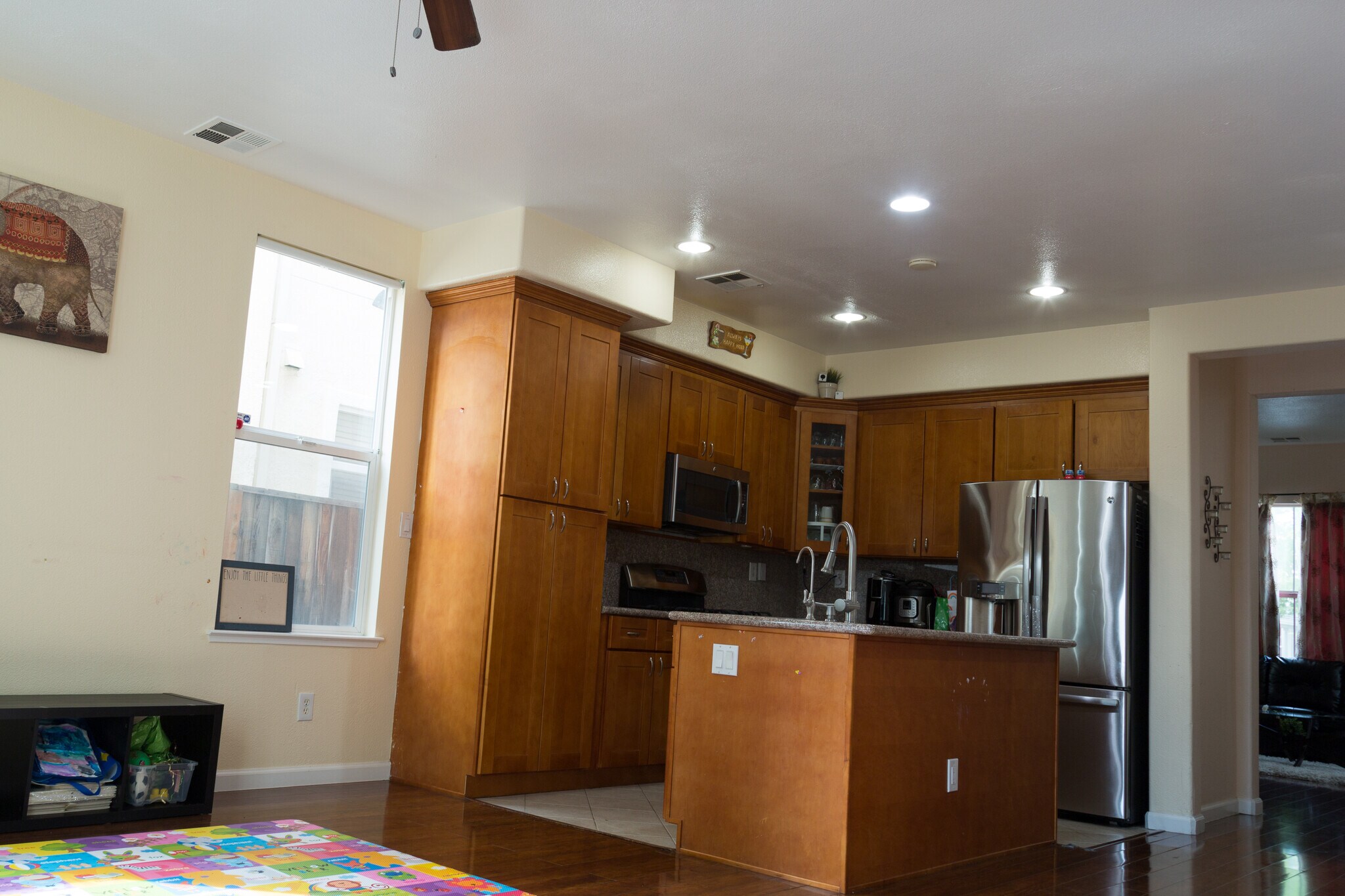 Kitchen + Family room - 1668 Pala Ranch Cir