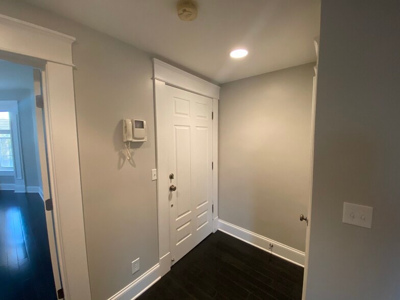 Building Photo - 1231 Bardstown Rd