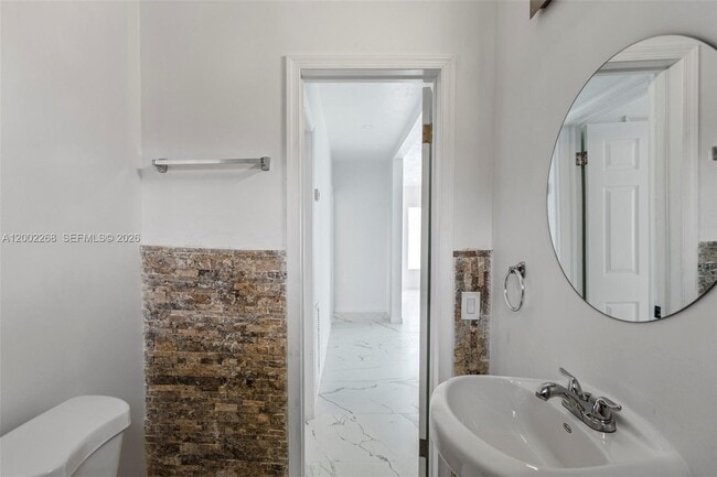 Building Photo - 988 NW 10th St