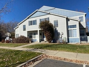 Building Photo - Red Mountain Three Story Townhome