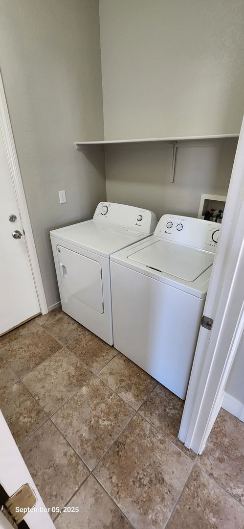 Building Photo - Spacious 4-Bedroom Home with Modern Update...