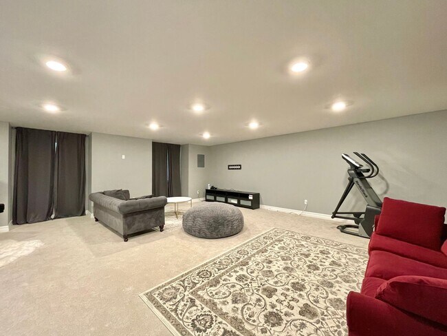 Building Photo - Stunning & Elegant Home Available for Rent!