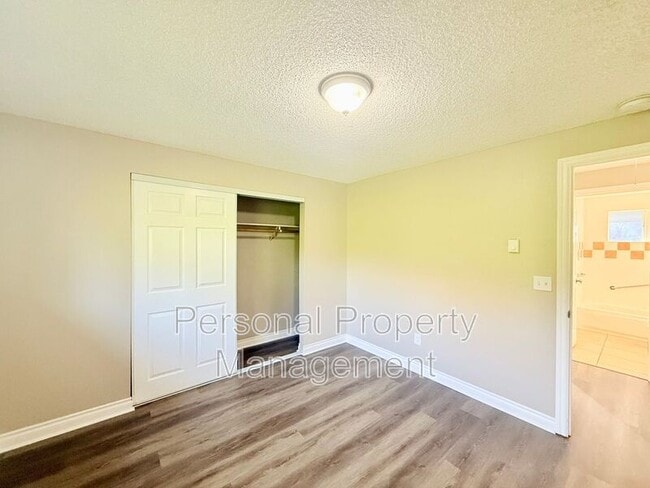 Building Photo - 906 Z St