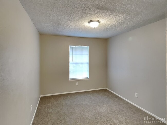 Building Photo - 23326 Dew Wood Ln