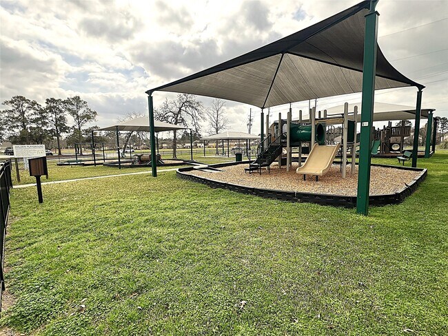 Building Photo - 8426 Hunters Village Dr