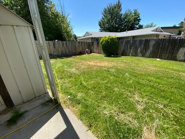 Building Photo - 3 bedroom 2 Bath 2 Car Garage Single Level Home near Micron and BSU