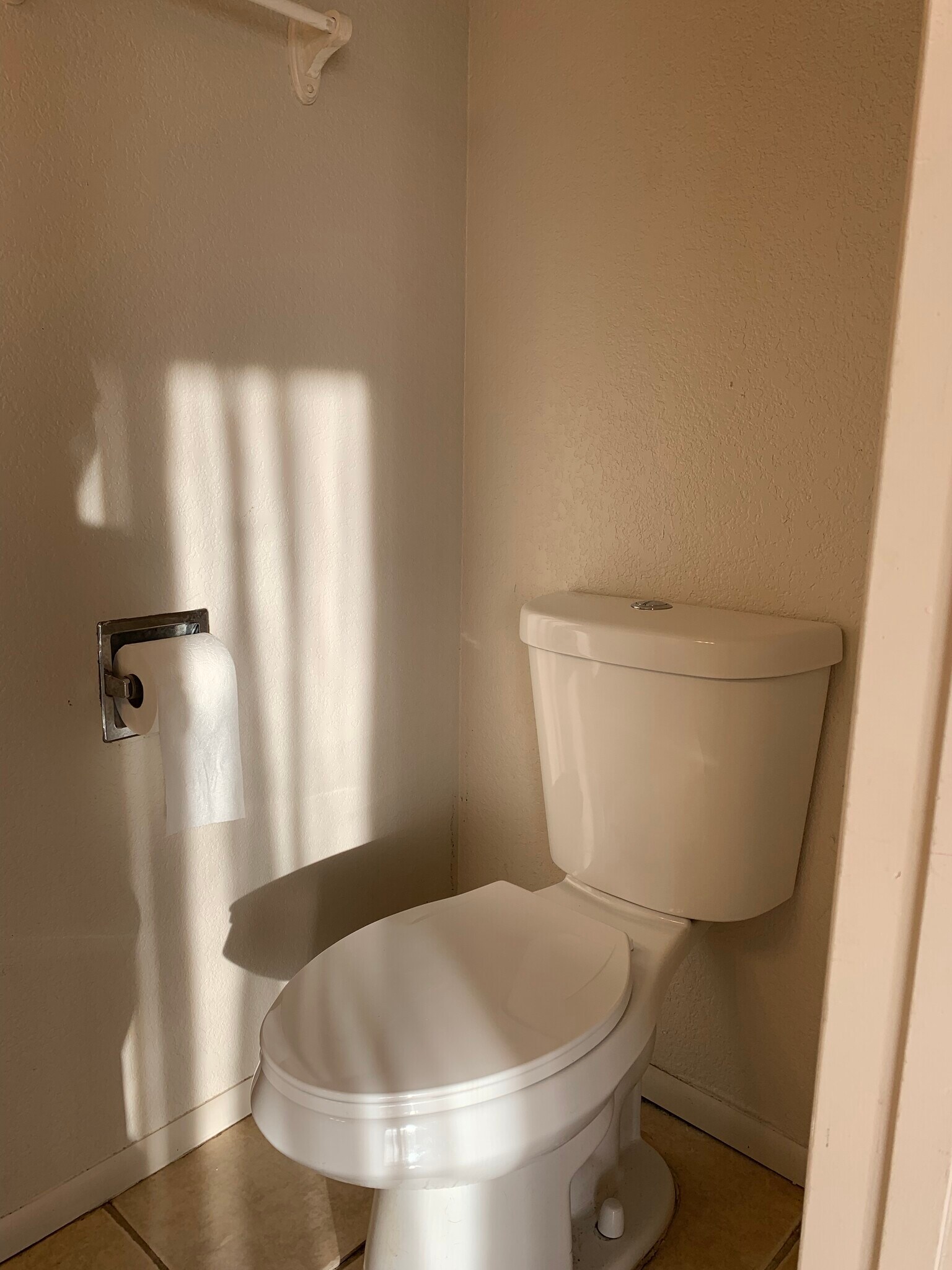 Building Photo - 2446 S High View Cir