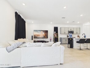 Building Photo - 25159 W Bowker St