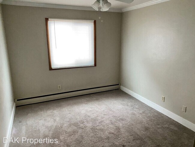 Building Photo - 2425 N Oakland Ave