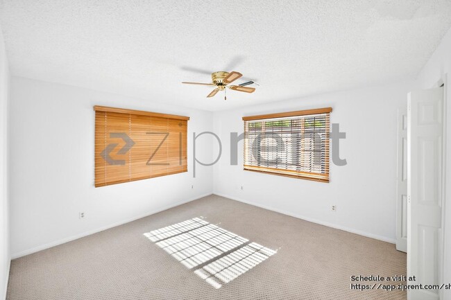 Building Photo - 39124 Channel Dr
