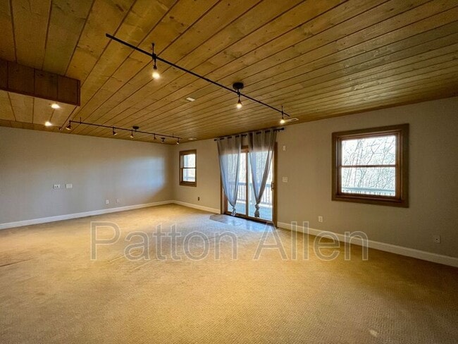 Building Photo - 212 Appleton Dr