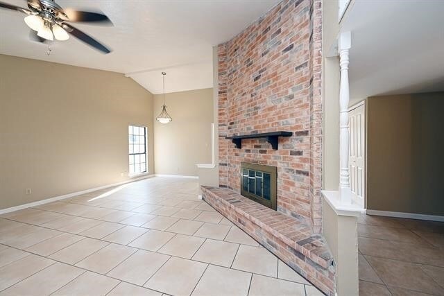 Building Photo - 4325 Ireland St