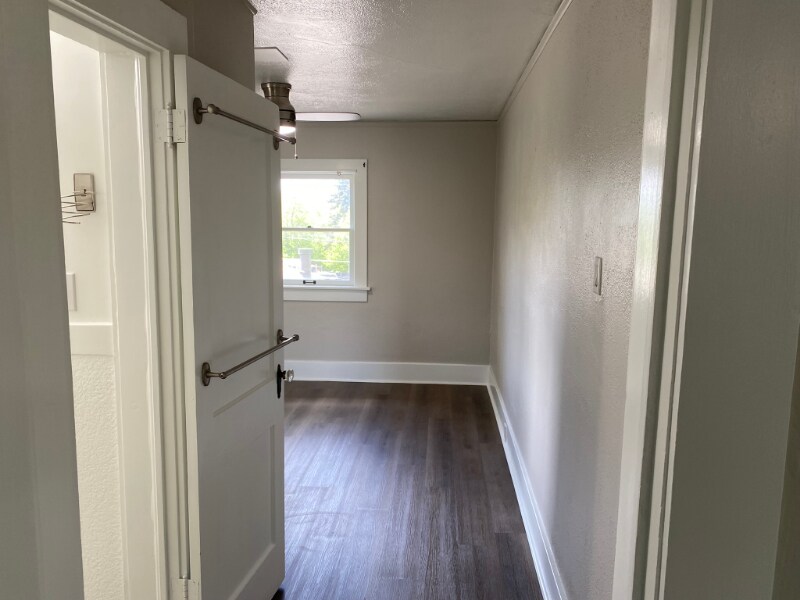 Building Photo - 1449 S University Blvd