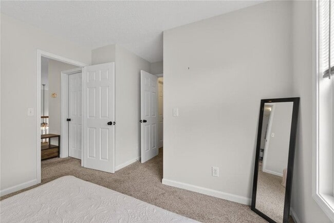 Building Photo - 3380 Serenade Ct
