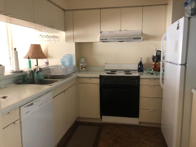 Building Photo - 84-770-770 Kili Dr