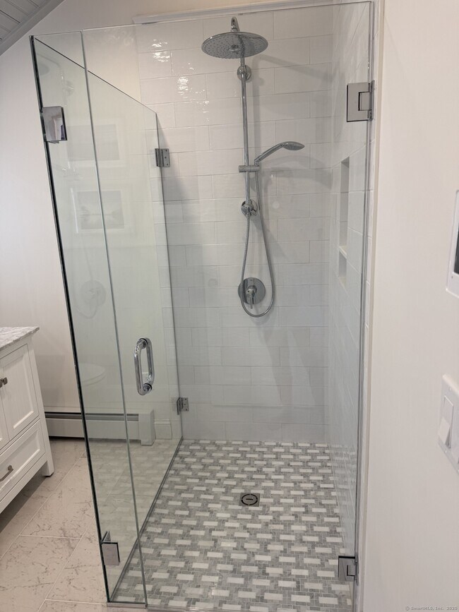 Building Photo - 55 Vineyard Pl