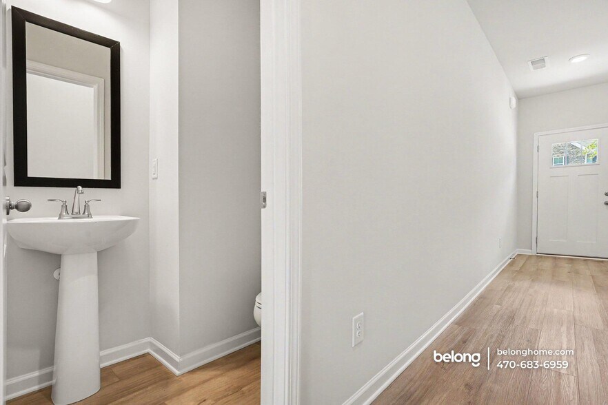 Building Photo - 348 Navigator Ln