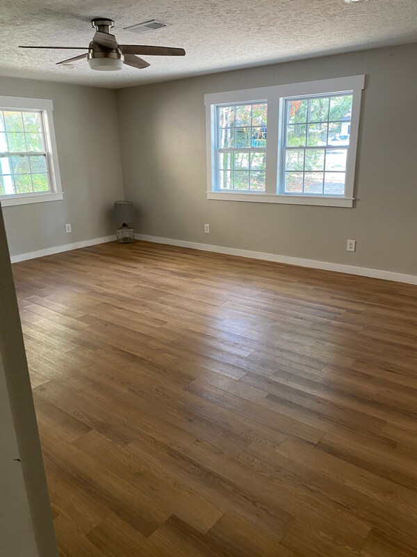 Building Photo - 175 Thunderbird Dr