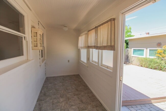 Building Photo - 2 Bedroom Bungalow Downtown SLO with Garage